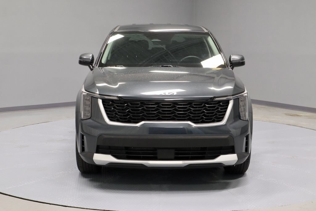 Used 2025 Kia Sorento LX FWD image 6
