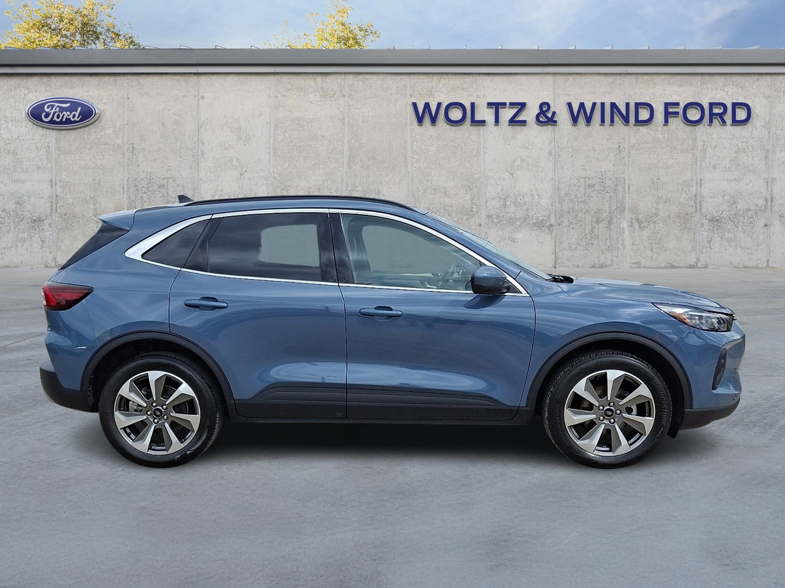 Certified 2024 Ford Escape Platinum image 2