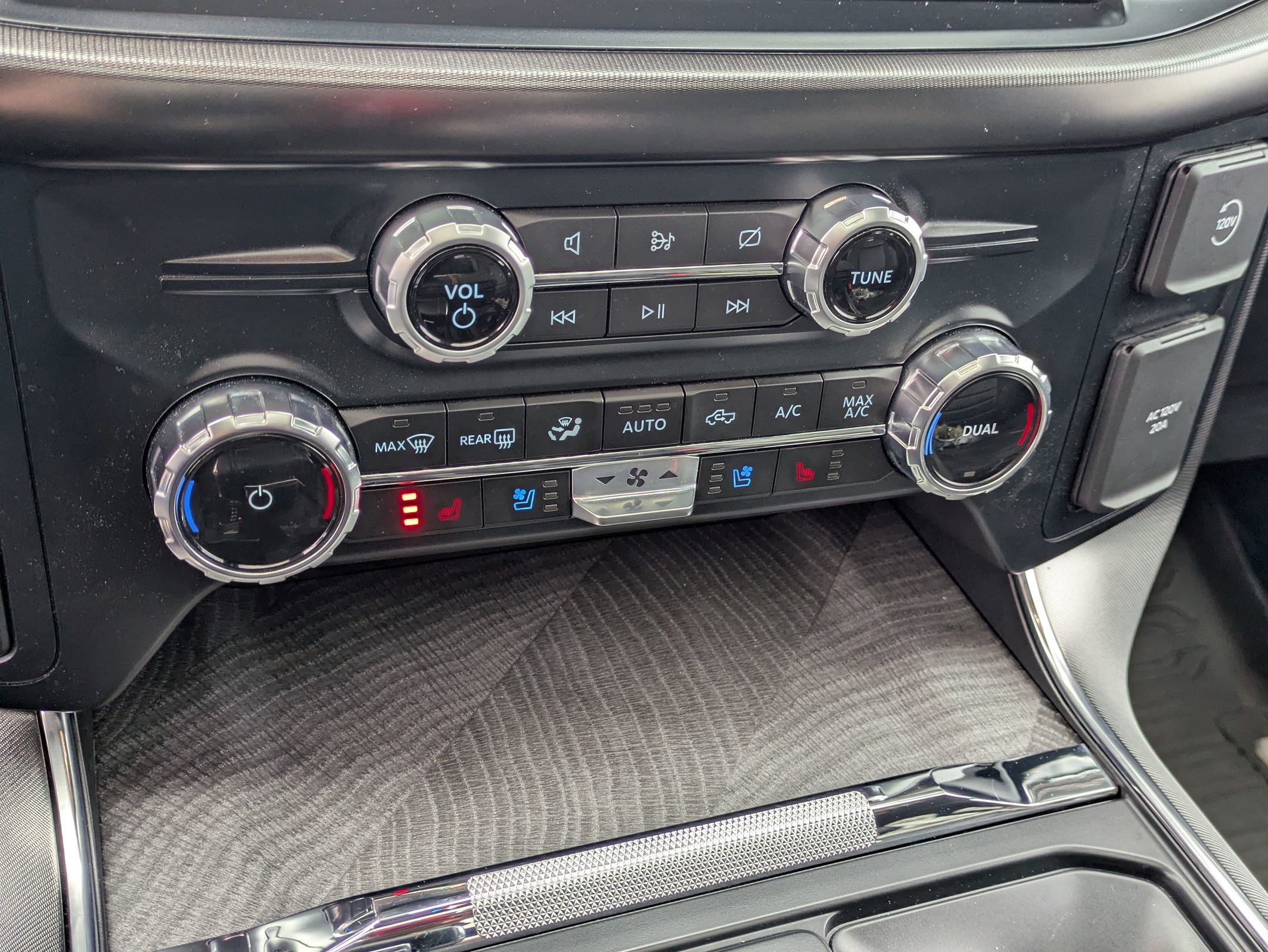 Certified 2023 Ford F150 Platinum w/ Equipment Group 701A High image 27