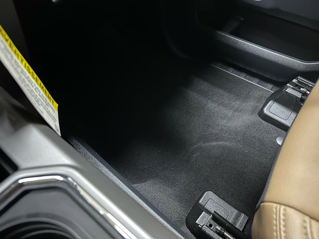 Certified 2022 Ford F250 Lariat w/ Chrome Package image 39