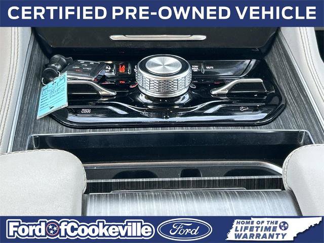 Used 2023 Jeep Wagoneer Series III w/ Preferred Equipment Group image 16