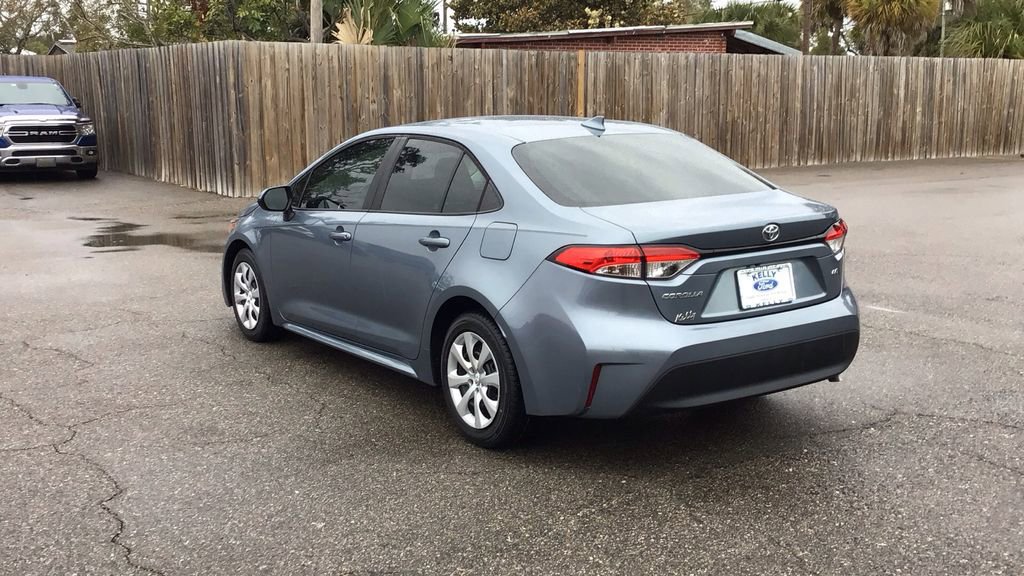 Used 2023 Toyota Corolla LE image 3
