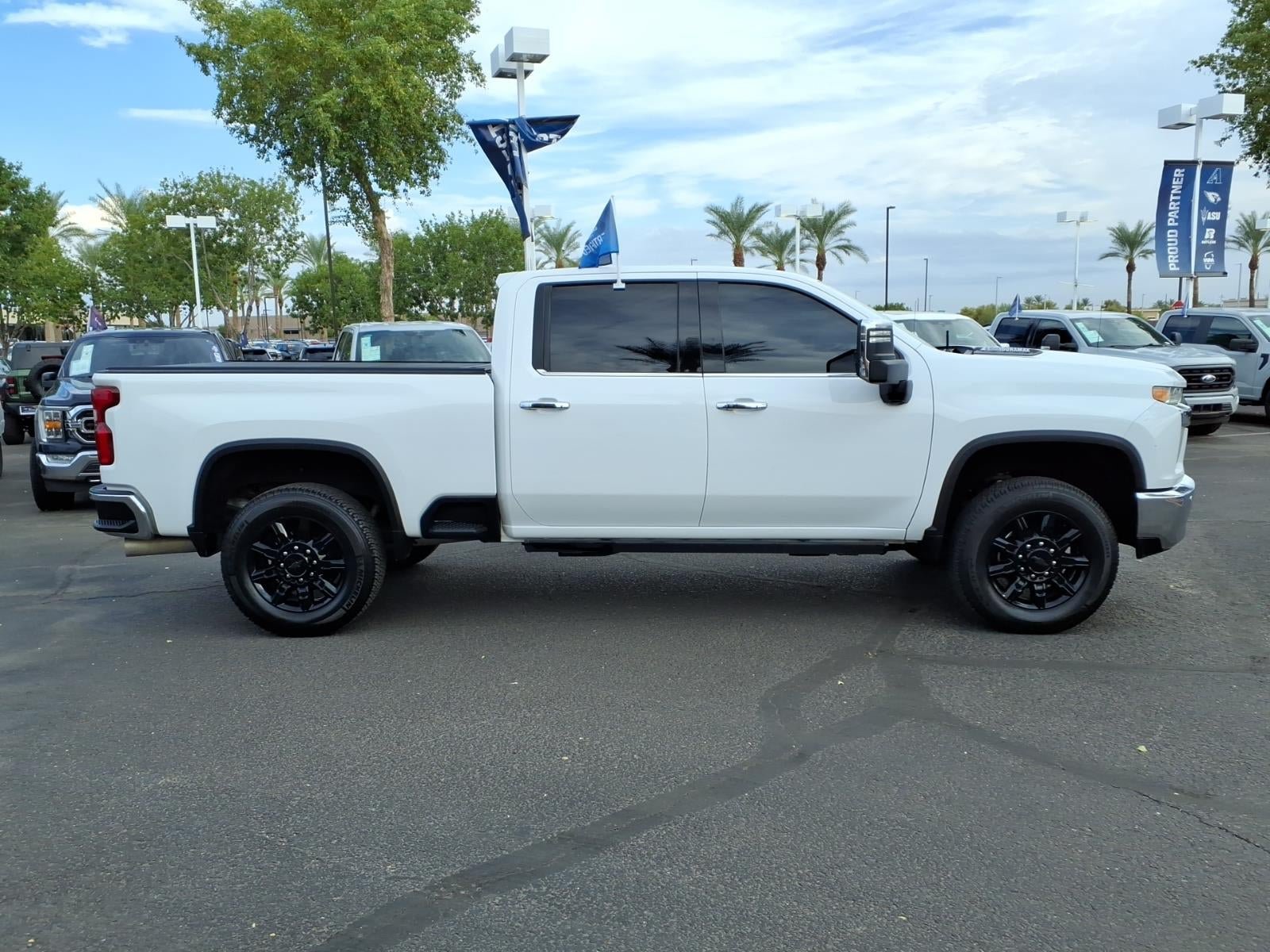 Used 2022 Chevrolet Silverado 2500 LTZ w/ LTZ Plus Package AWD/4WD image 3