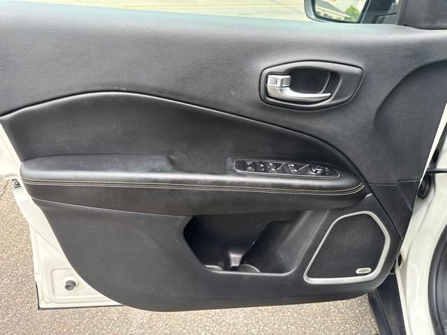 Used 2021 Jeep Compass Latitude w/ Sun and Sound Group AWD/4WD image 14