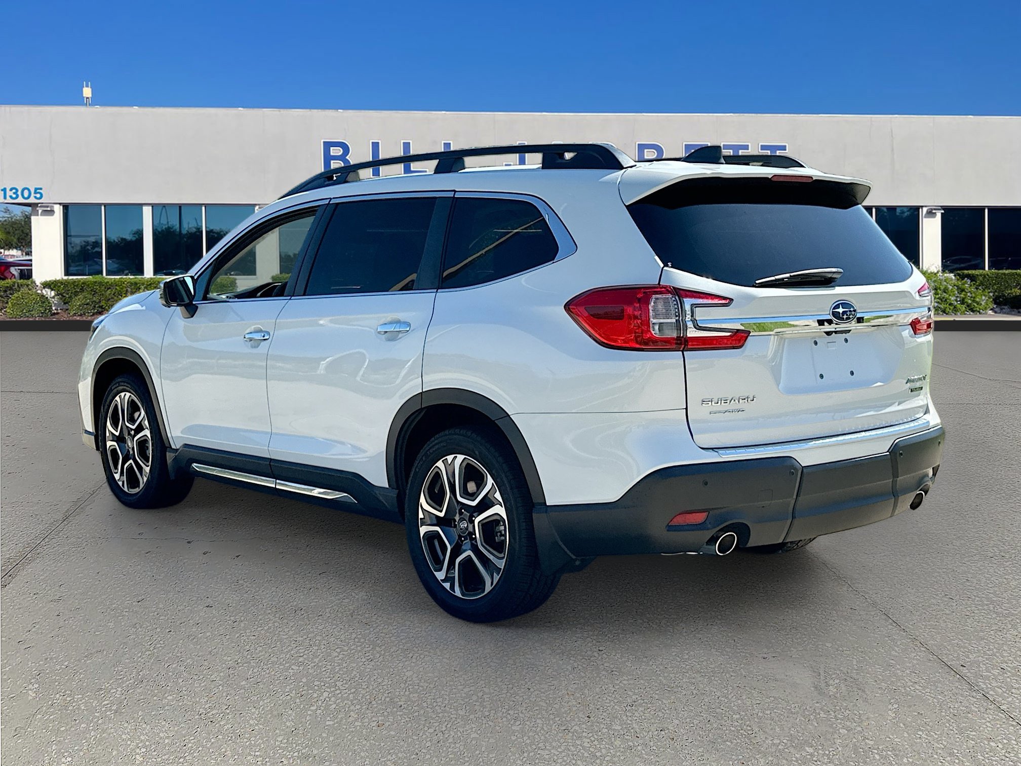 Used 2023 Subaru Ascent Touring AWD/4WD image 5