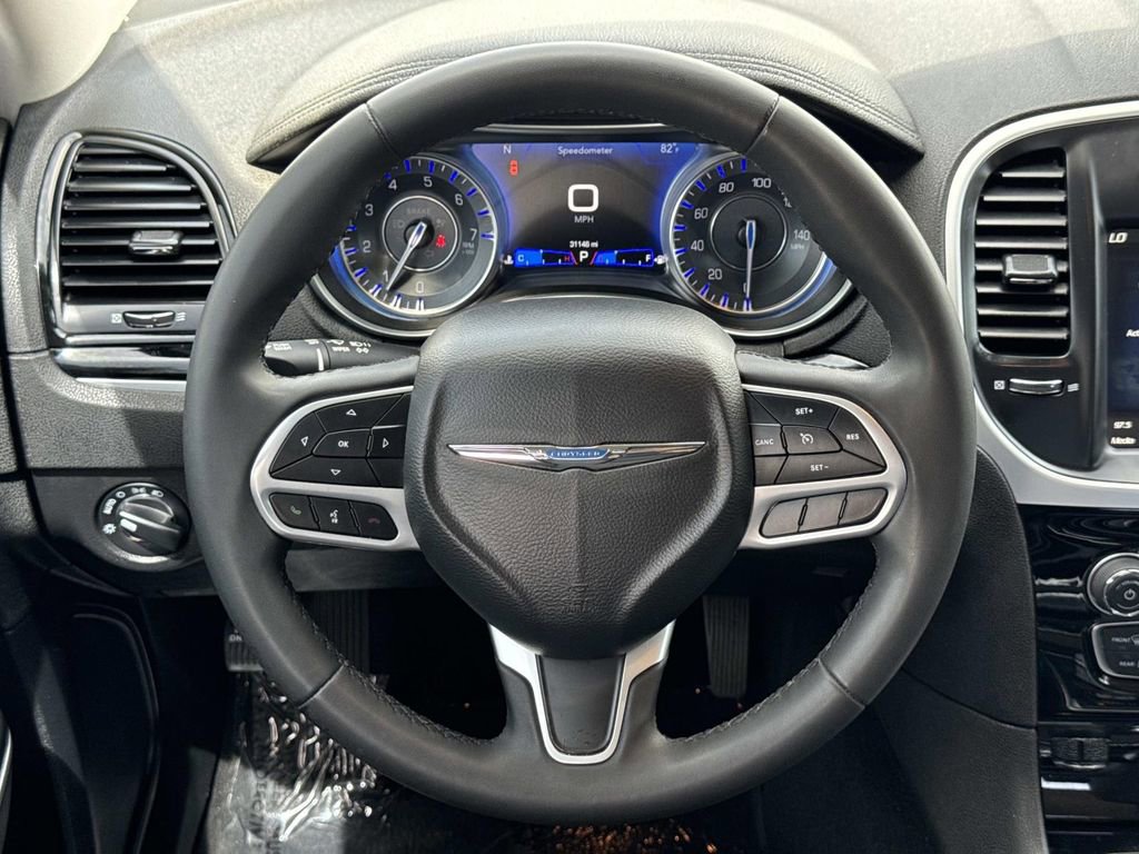 Used 2023 Chrysler 300 Touring image 9