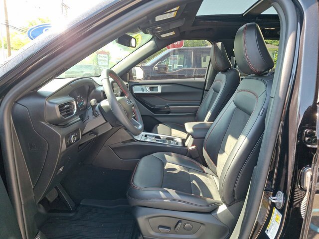 Certified 2024 Ford Explorer ST-Line w/ Class IV Trailer Tow Package AWD/4WD image 3