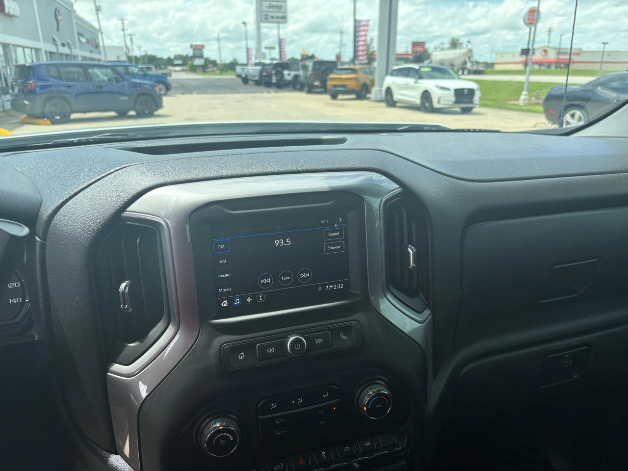 Used 2020 Chevrolet Silverado 1500 Custom w/ Custom Value Package image 88