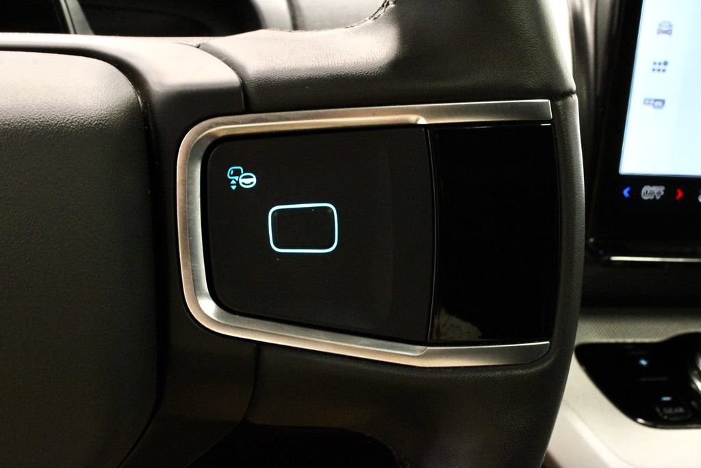 Certified 2025 Ford Expedition Active AWD/4WD image 31