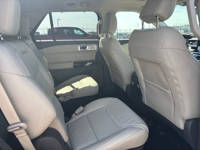 Certified 2022 Ford Explorer Platinum w/ Equipment Group 601A image 11