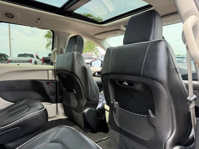 Used 2023 Chrysler Pacifica Limited FWD image 20