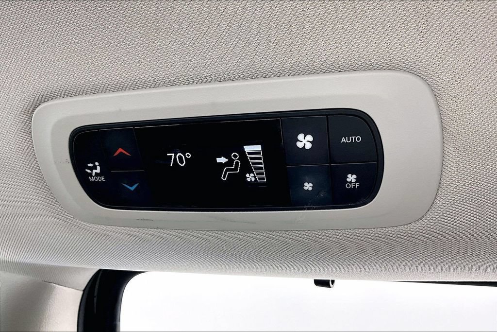 Used 2024 Chrysler Pacifica Touring-L FWD image 34