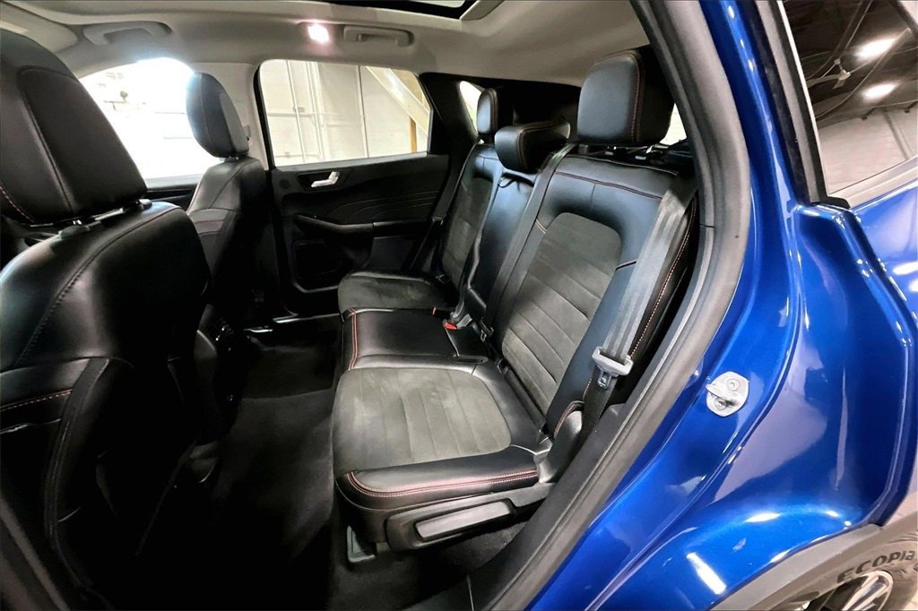 Certified 2022 Ford Escape SEL w/ SEL Stealth AWD Package image 25