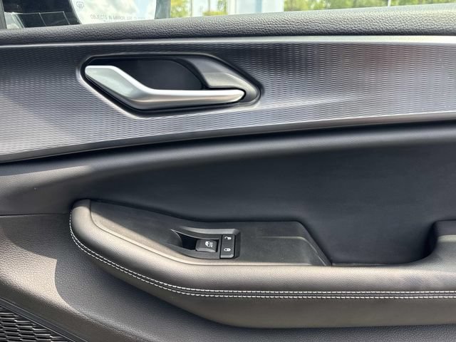 Used 2023 Jeep Grand Cherokee L Altitude AWD/4WD image 15