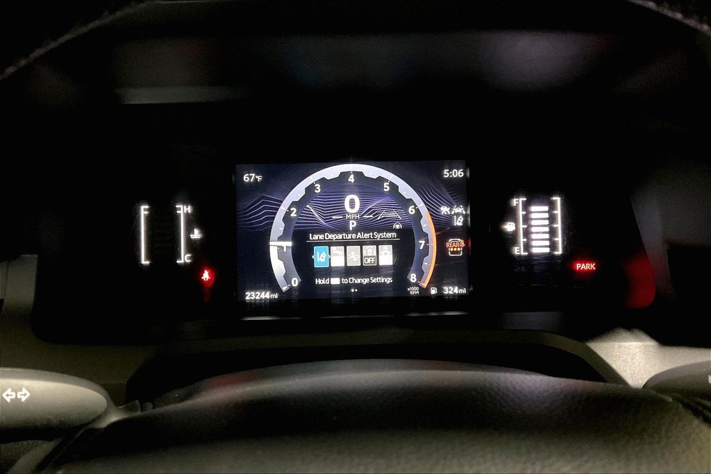 Used 2025 Toyota 4Runner SR5 AWD/4WD image 19