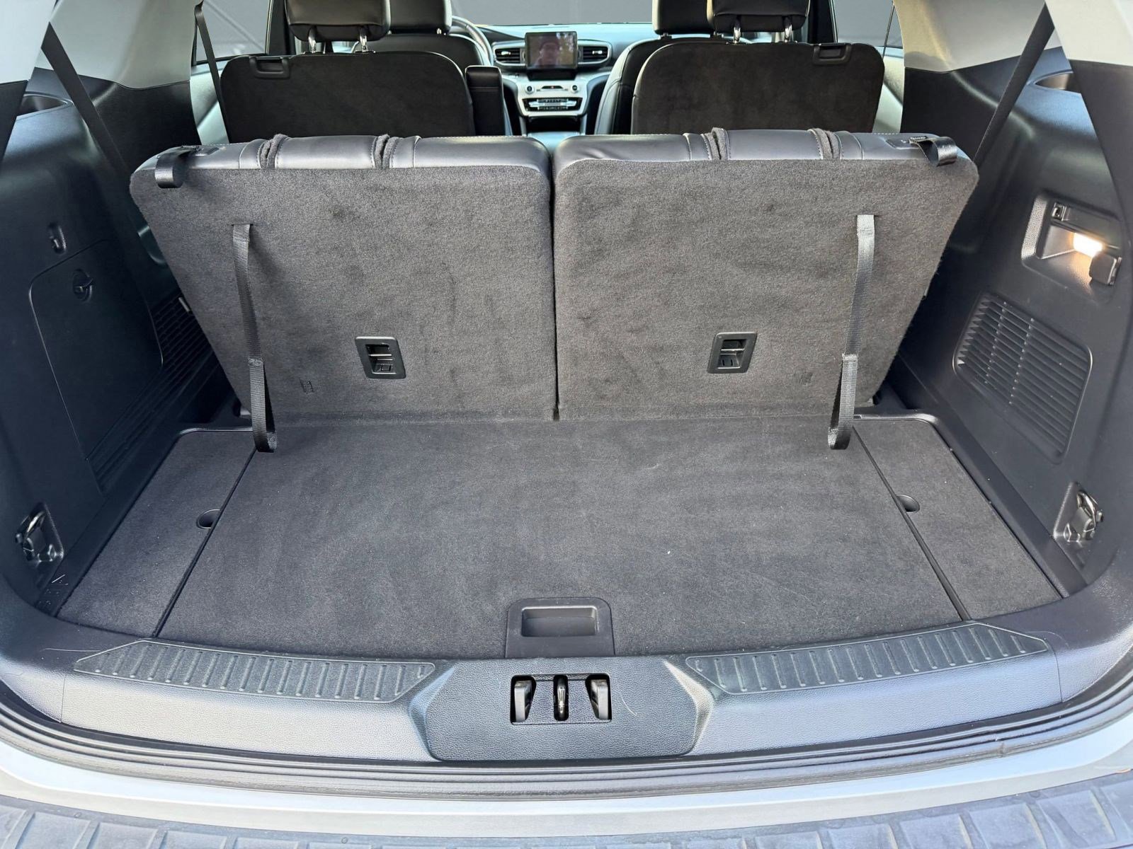 Certified 2022 Ford Explorer XLT w/ Equipment Group 202A image 22