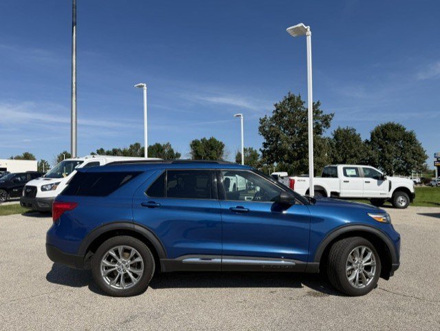 Certified 2020 Ford Explorer XLT w/ Equipment Group 202A AWD/4WD image 9