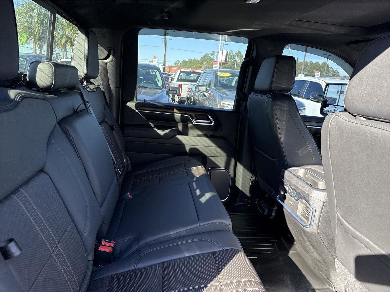 Used 2025 Chevrolet Silverado 2500 High Country w/ High Country Premium Package image 22