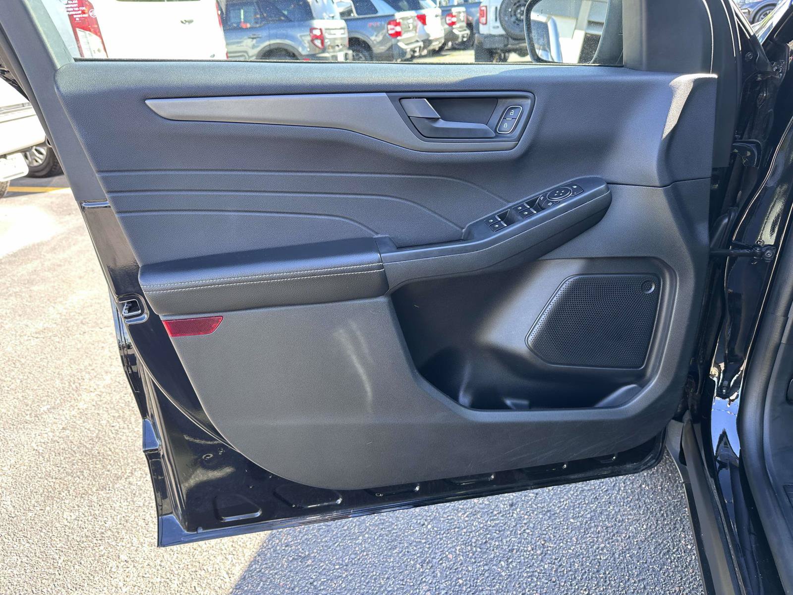 Certified 2025 Ford Escape Active AWD/4WD image 9