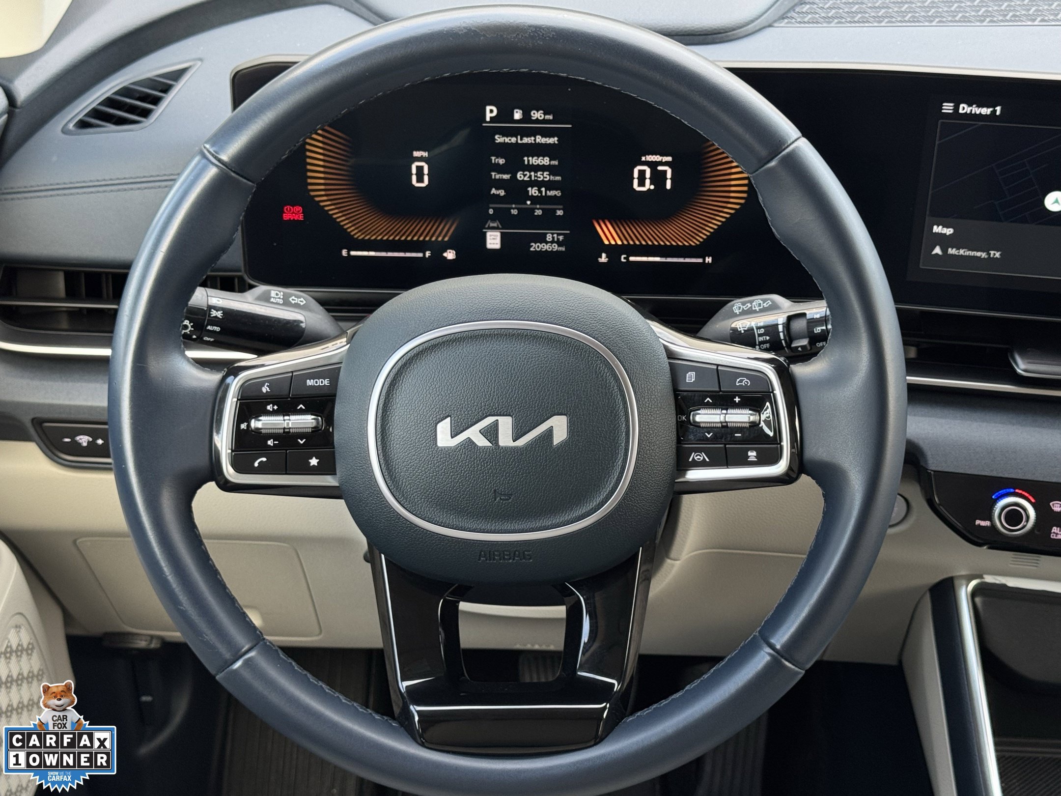 Used 2025 Kia Carnival EX FWD image 14
