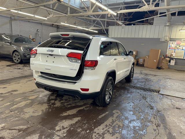 Used 2022 Jeep Grand Cherokee Limited w/ Trailer Tow Group IV image 18
