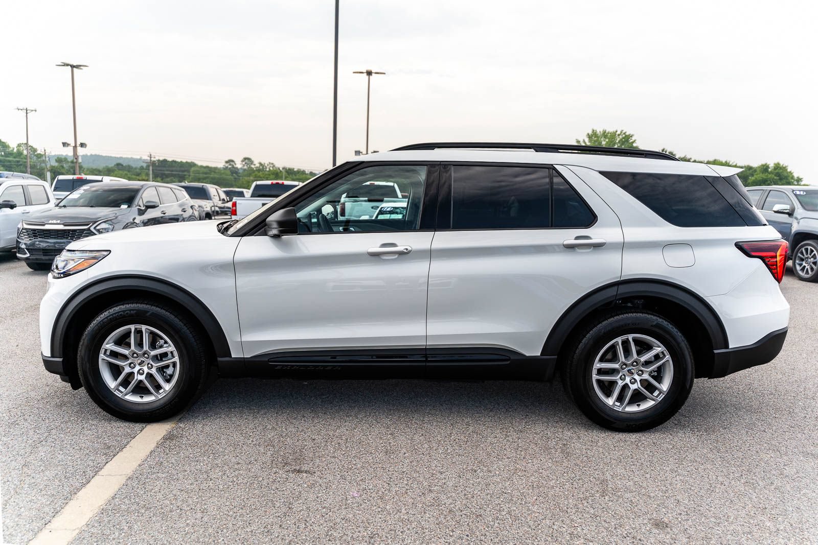 Certified 2026 Ford Explorer Active w/ Active Comfort Package RWD image 4