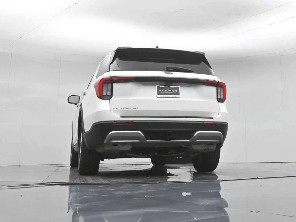 Certified 2025 Ford Explorer Platinum RWD image 55