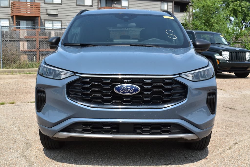 Certified 2024 Ford Escape ST-Line w/ Tech Pack #1 AWD/4WD image 2