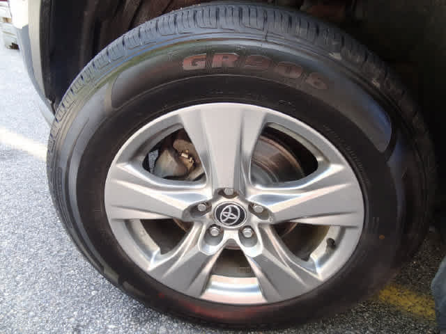 Used 2024 Toyota RAV4 XLE AWD/4WD image 31