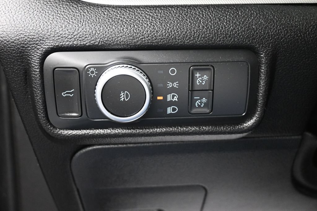 Certified 2022 Ford Explorer XLT w/ Equipment Group 202A RWD image 18