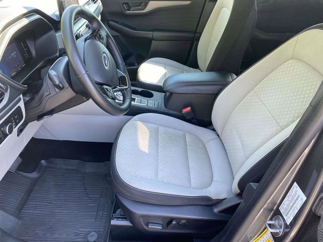 Certified 2024 Ford Escape Active w/ Cold Weather Package FWD image 17