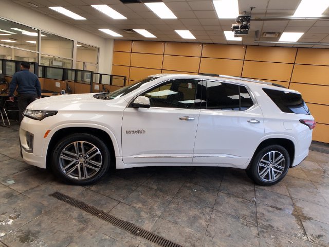 Used 2023 Chevrolet Traverse High Country AWD/4WD image 4