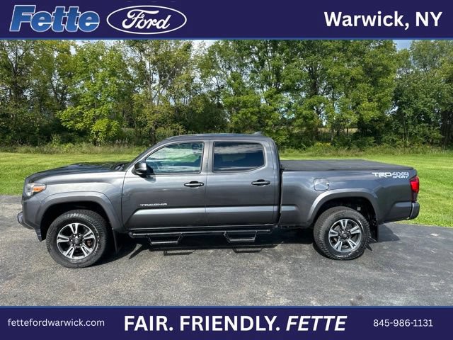 Used 2018 Toyota Tacoma TRD Sport AWD/4WD image 14