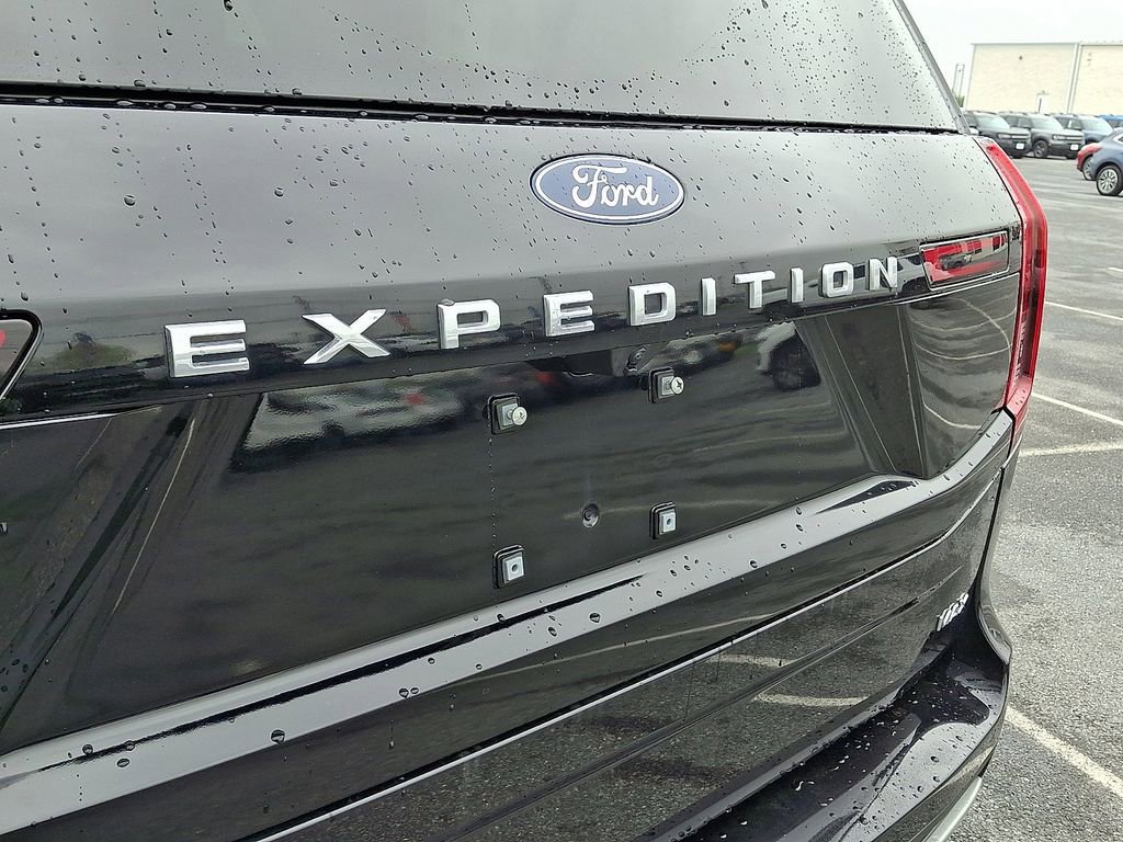 Certified 2025 Ford Expedition Max Platinum image 34