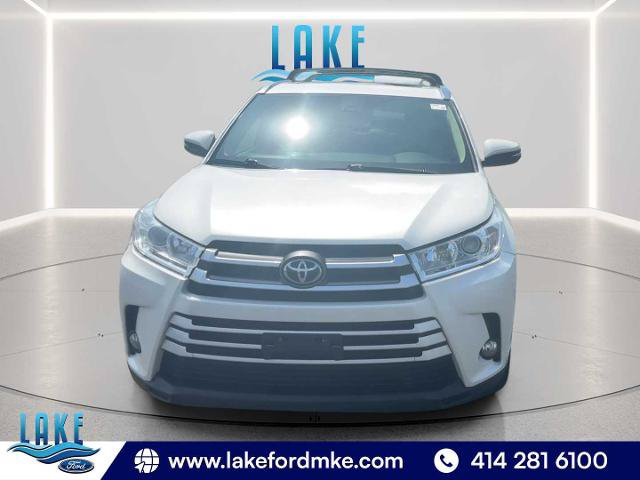 Used 2019 Toyota Highlander XLE AWD/4WD image 5