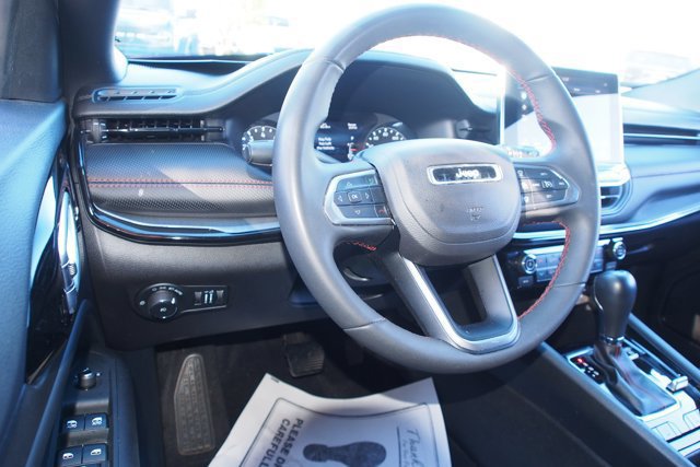 Used 2023 Jeep Compass Trailhawk image 15