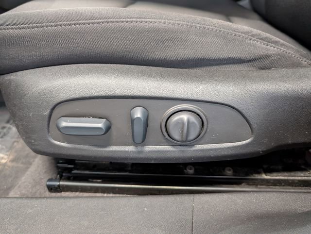 Used 2022 Chevrolet Malibu LT FWD image 11