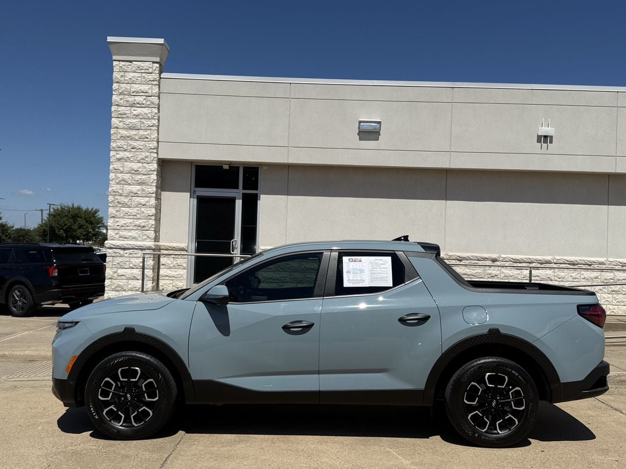 Used 2024 Hyundai Santa Cruz SEL AWD/4WD image 3