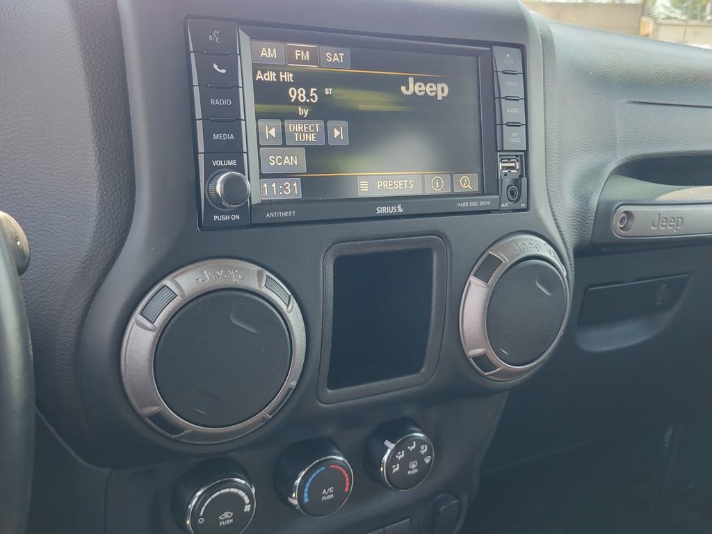 Used 2017 Jeep Wrangler Unlimited Sport w/ Connectivity Group AWD/4WD image 25