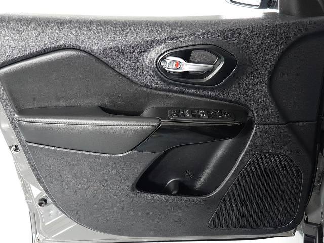 Used 2023 Jeep Cherokee Altitude Lux AWD/4WD image 12