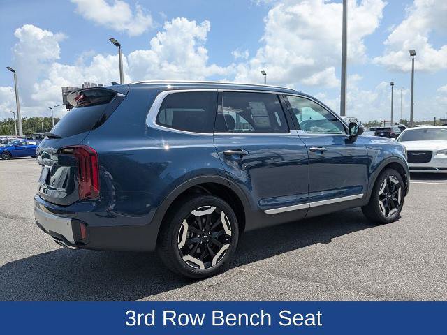 Used 2024 Kia Telluride S FWD video 4
