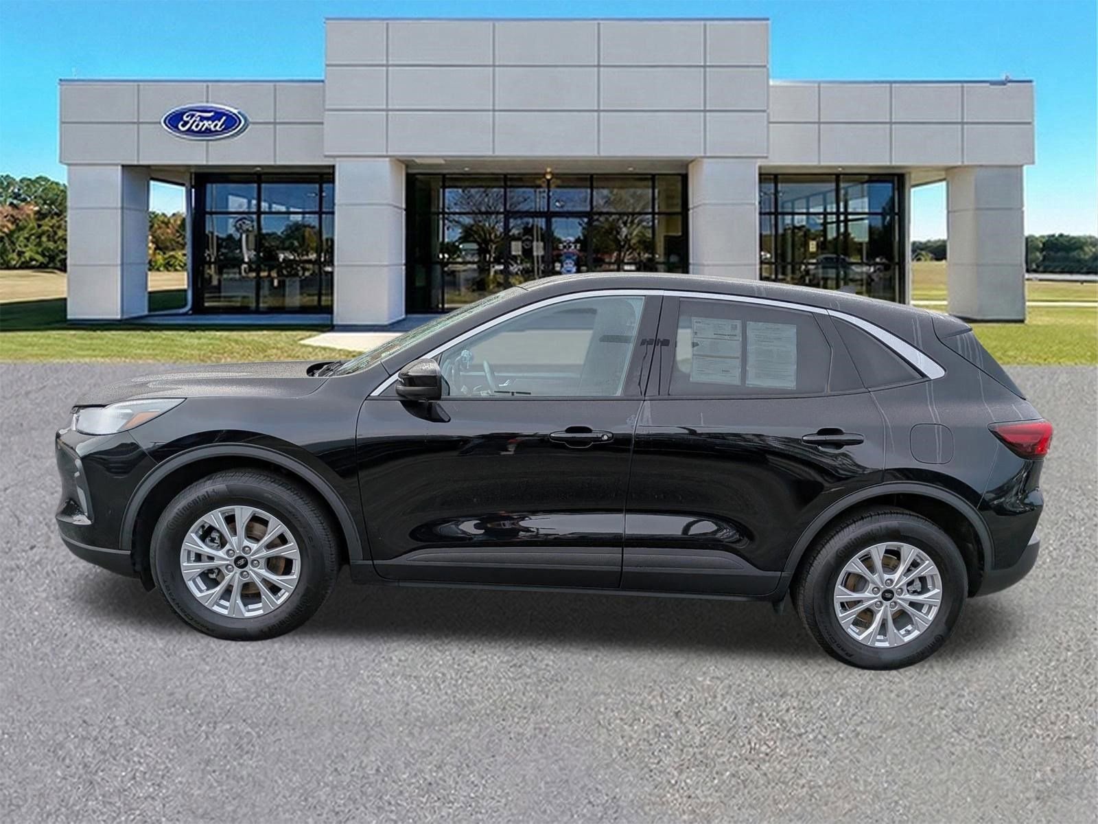 Certified 2023 Ford Escape Active w/ Tech Pack #2 image 2