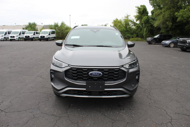 Certified 2023 Ford Escape ST-Line Select AWD/4WD image 15