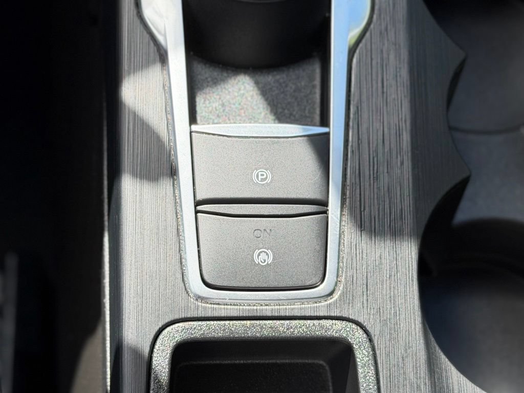 Certified 2025 Ford Escape Platinum AWD/4WD image 16