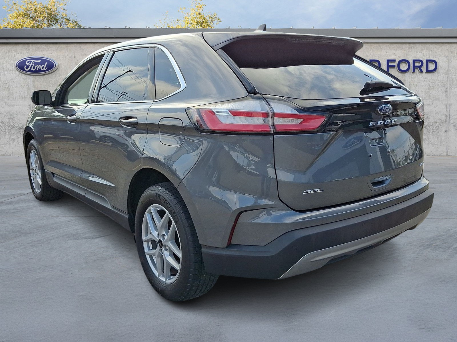 Certified 2024 Ford Edge SEL w/ Convenience Package AWD/4WD image 4