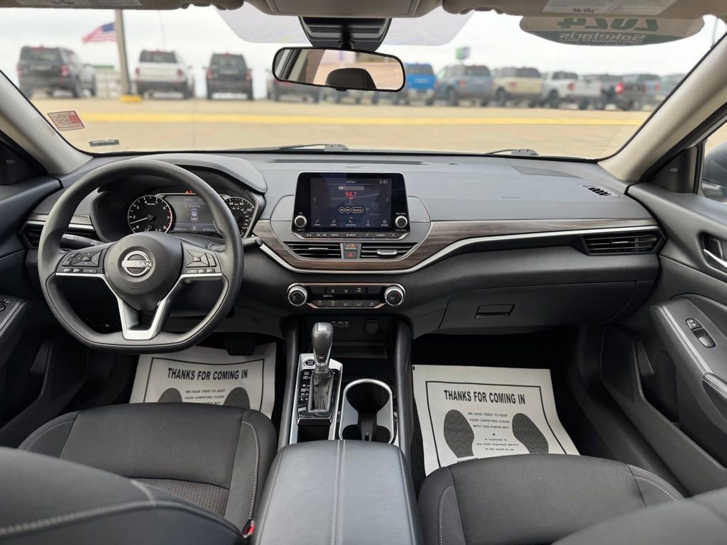 Used 2024 Nissan Altima 2.5 SV FWD image 37