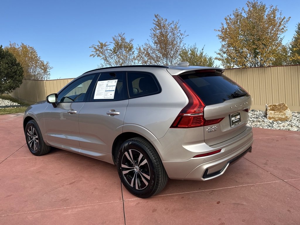 Used 2025 Volvo XC60 B5 Core image 3