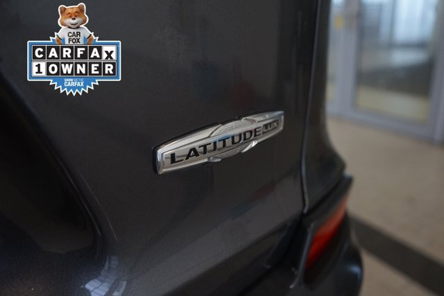 Used 2022 Jeep Cherokee Latitude Lux w/ Mopar Interior Package AWD/4WD image 13