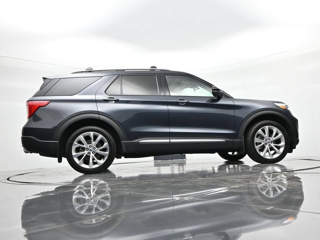 Certified 2022 Ford Explorer Platinum w/ Equipment Group 601A AWD/4WD image 31