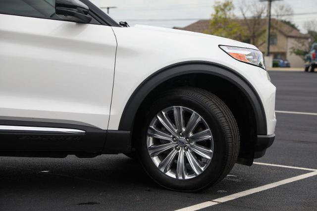 Certified 2022 Ford Explorer Limited w/ Equipment Group 301A AWD/4WD image 5